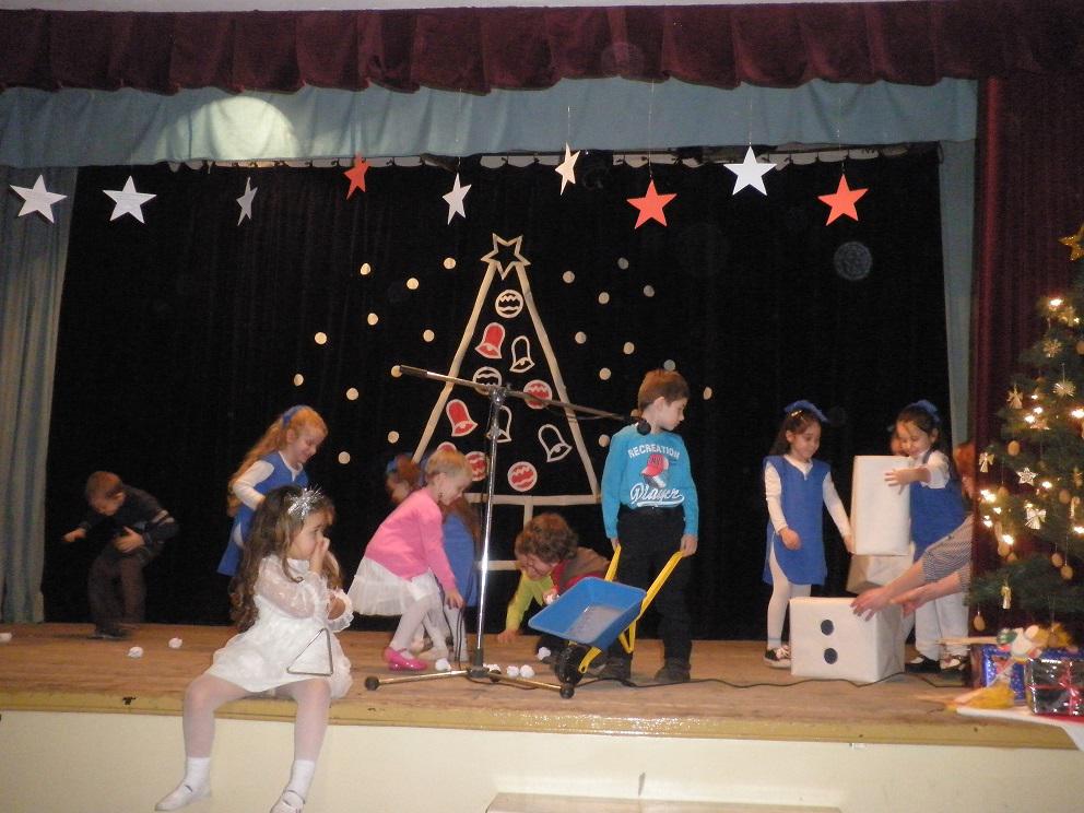 Fotogaléria Vianočný program detí ZŠ s MŠ (7) Vianočný program detí ZŠ s MŠ